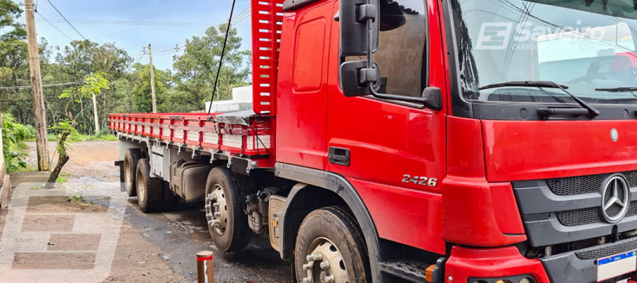 Mercedes-Benz Actross  Caminhão de madeira, Caminhões de